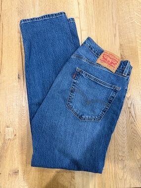 Levi's Men's Straight Jeans in Medium Blue Denim